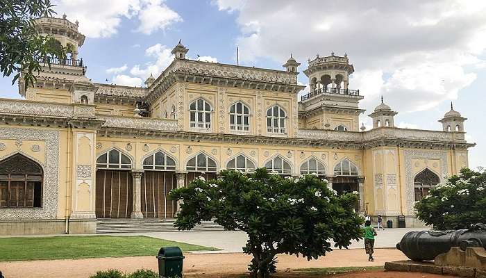 Visit the Chowmahalla Palace