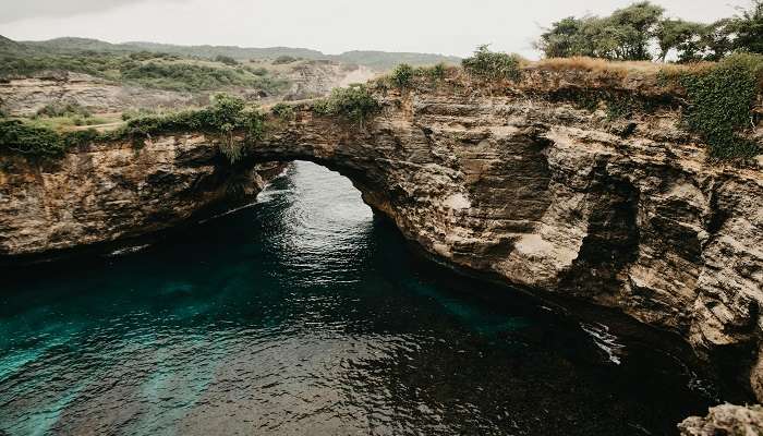  broken beach cliffs.