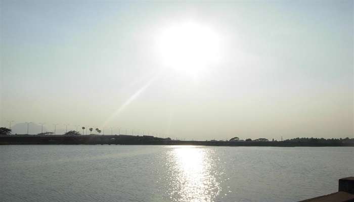 Serene Ukkadam Big Lake, a popular attraction in Coimbatore, showcasing the natural beauty of the region