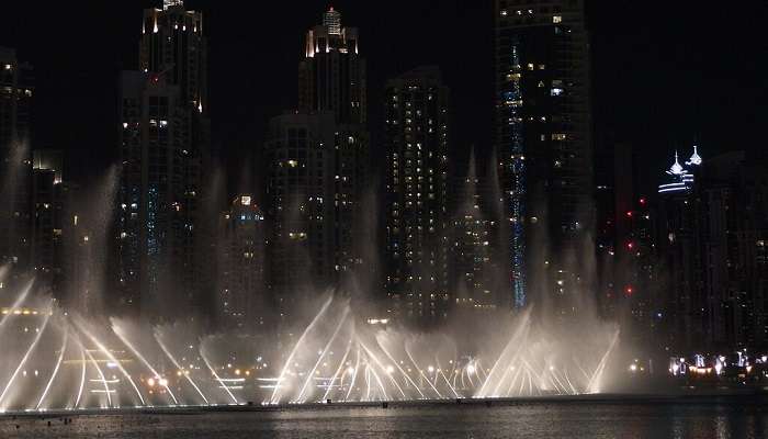 Get lost in the beauty of The Dubai Fountain