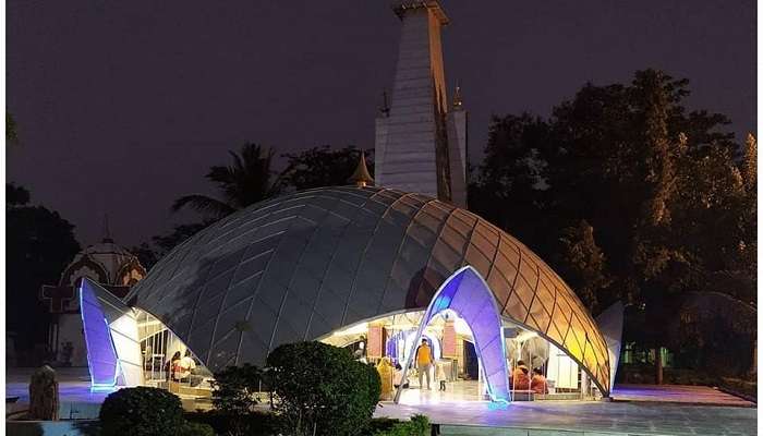 EME Temple also has a geodesic design with aluminium cladding, and some elements are taken from different religious buildings, mainly for a futuristic image.