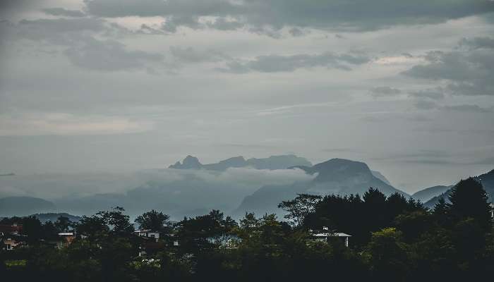 Scenic valley with mist near Gumbadara Viewpoint.