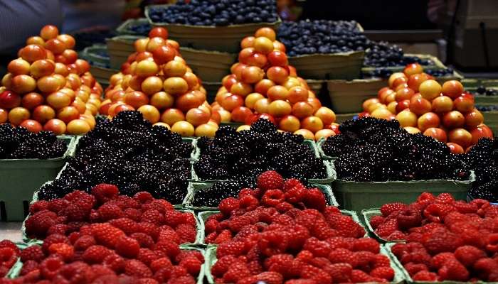 Great market for shopping fruits and vegetables in shivaji nagar agra