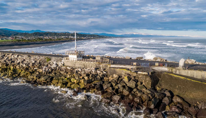 Greymouth Breakwater – This is one of the best places, though, where tourists can view the famous Tasman Sea.