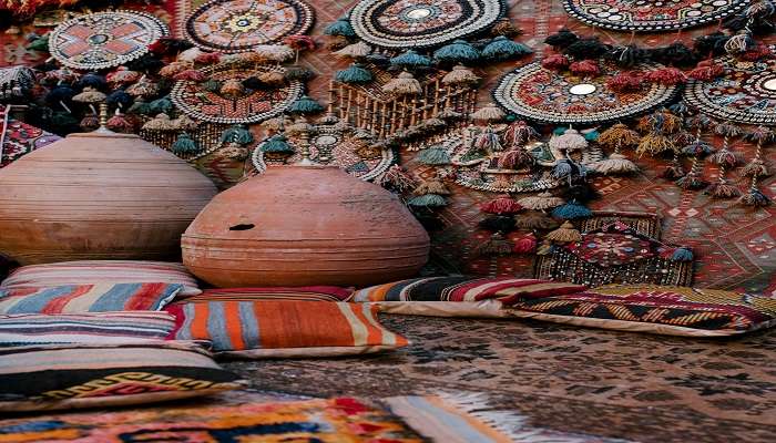 Looking to buy stylish handicrafts or antiques? Then Agra's more famous marketplace is the place to go.