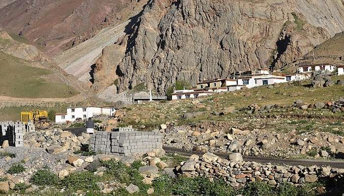 Road from Kaza entering Mudh village