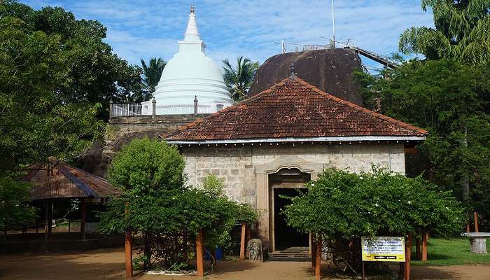 Isurmuniya rock temple near the Thuparamaya stupa