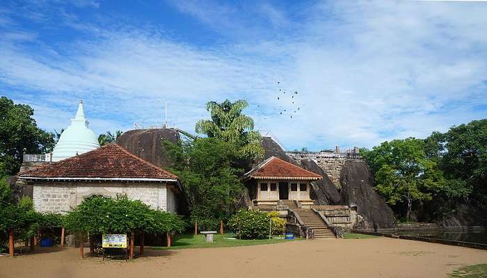 A temple with incredible rock carvings found near Ruwanwelisaya Stupa