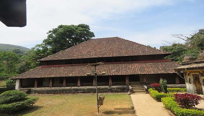 strolls around the Kakkabe village near Tadiandamol