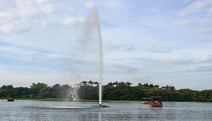 Fountains & pedal boats at Karanji lake, a perfect tranquil escape near Ramakrishna nagar.