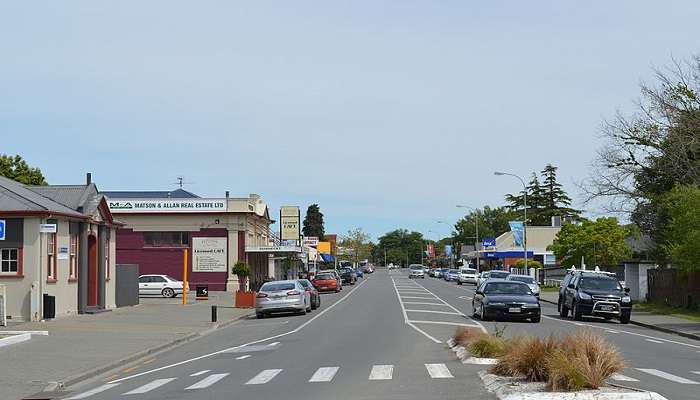 Numerous activities are available for everyone interested in outdoor activities, including walking and cycling in the Rolleston Hills or fishing in the clear waters of the Selwyn River.