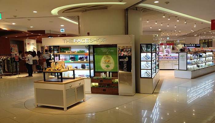 Face shop in Lotte Center