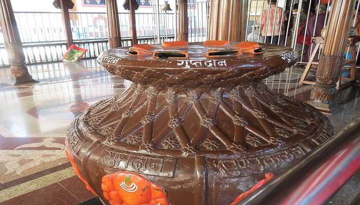 Seeking the blessing of Lord Ganesha at Maha Ganpati Temple Gokarna