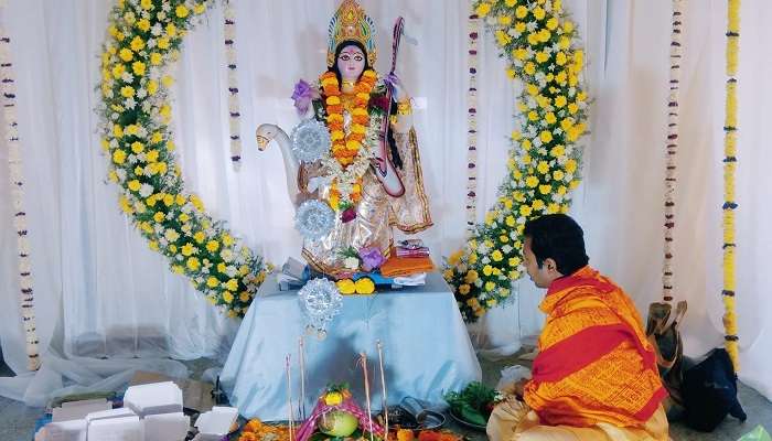 There are several festivals that are celebrated at the temple