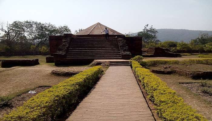 Places to Visit in Rajgir - Maniar Math Naga Worship Temple