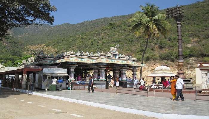 visit the most enchanting Marudhamalai Hill Temple which is a very popular temple dedicated to hindus gods and goddesses.