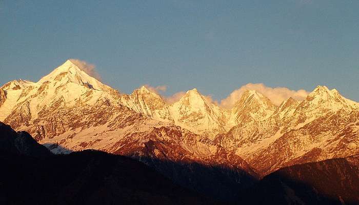 Enjoy the Sunset at Munsiyari near Dharchula in winter