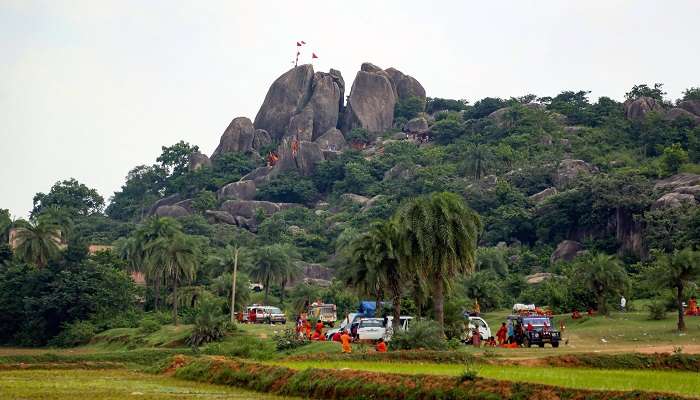 An overall view of the city of Deoghar.