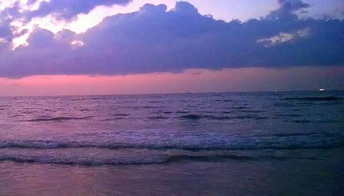 Mesmerising sky at sunset in Panambur Beach, near Ujire Temple. 