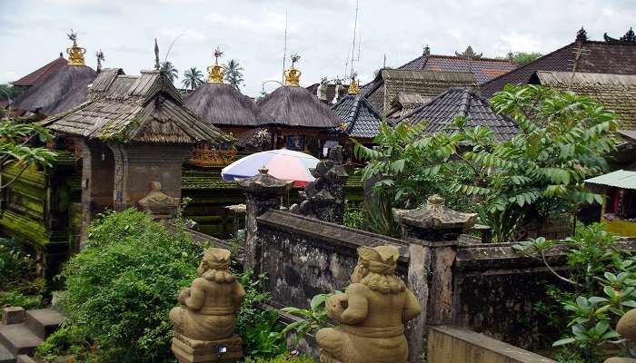 Gorgeous view of Penglipuran Village in Indonesia and enjoy Mount Abang Trekking. 