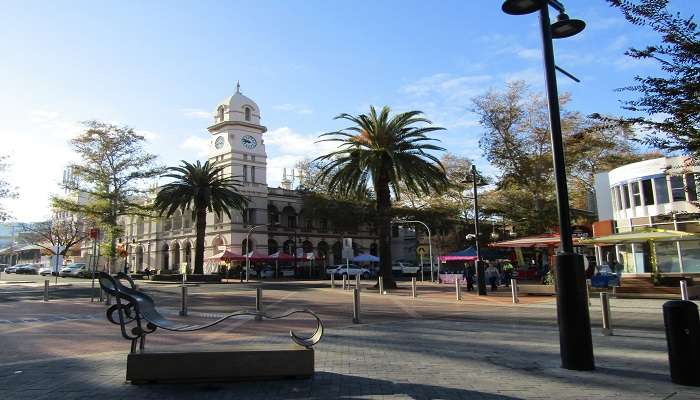 The Tamworth Town Hall.