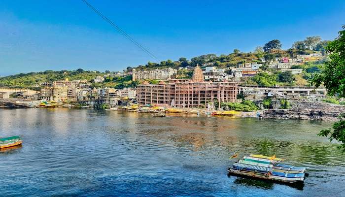 Shri Omkareshwar Jyotirlinga Temple near Omkareshwar temple