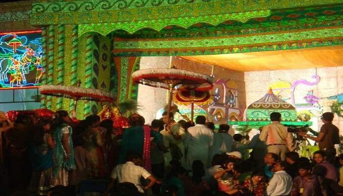 Shringaar Aarti at the temple