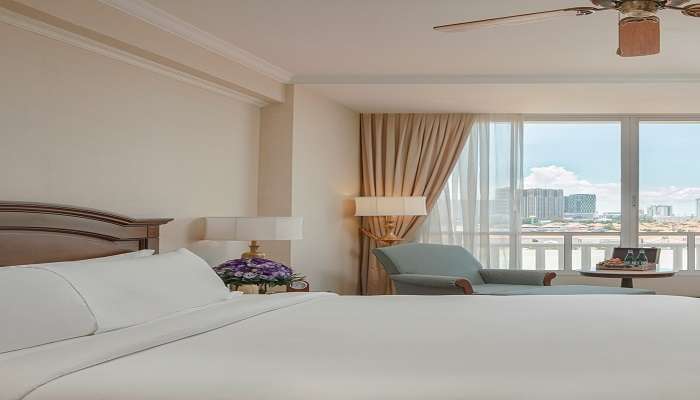 Hotels in Phnom Penh to get the perfect stay.