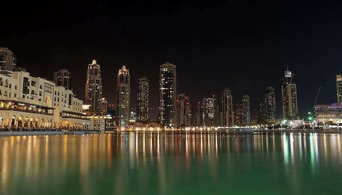 Enjoy the shows at the The Dubai Fountain