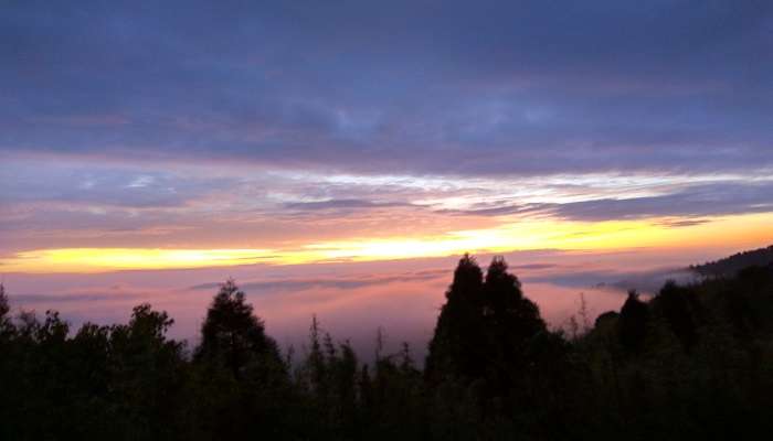 The colours of sky during sunrise at Tiger Hill