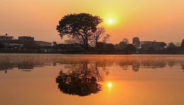 Don’t miss out on the gorgeous early morning views of the lake.