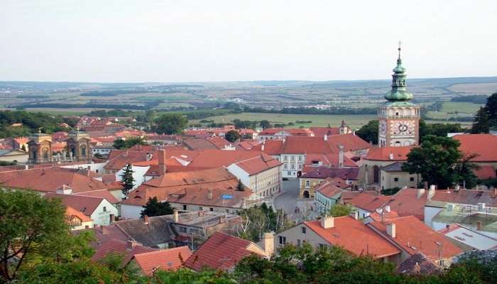 Historic town centre with quaint shops, cafes, and charming streets