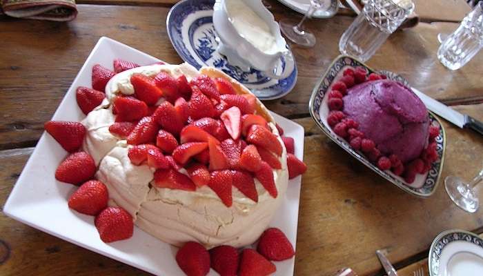 Australian Pavlova Christmas Dessert