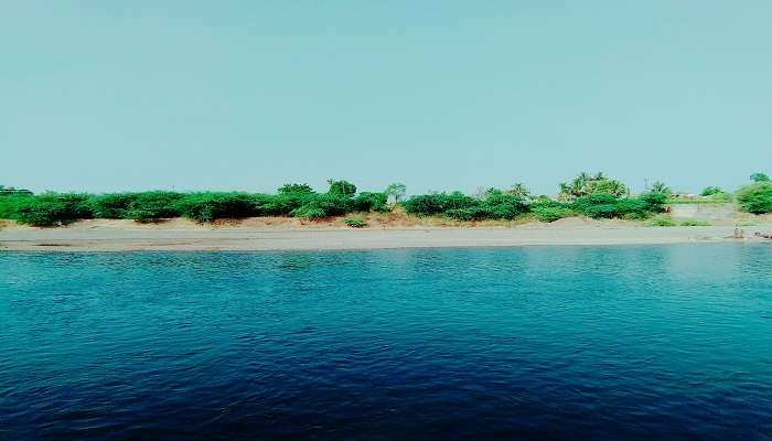 Pravara river is one of the famous tourist attraction near the umbrella waterfalls