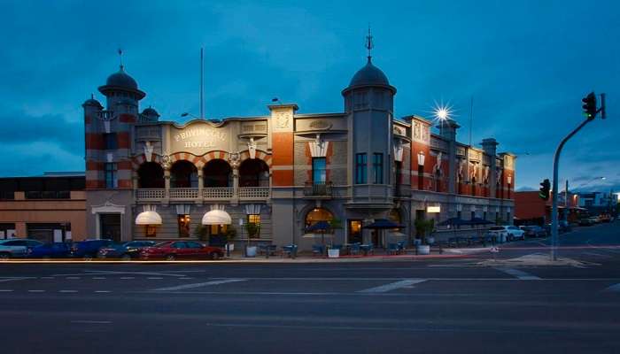 Night view of the provincial Hotel Building