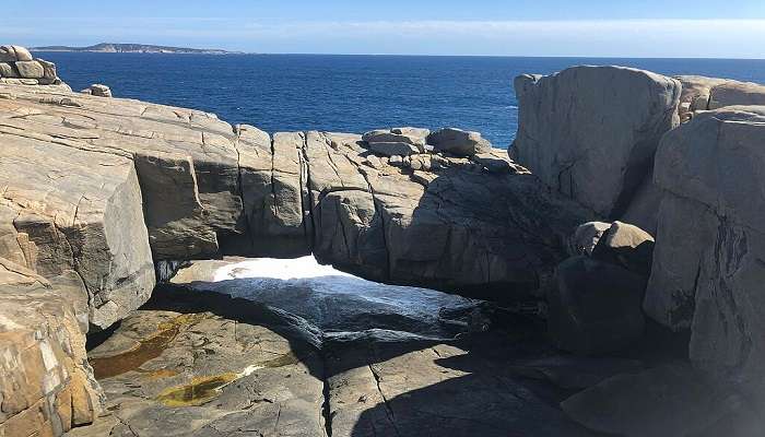 The area is composed of major rock types, one of these being gneiss. The oldest of these was formed 1300-1600 million years ago.