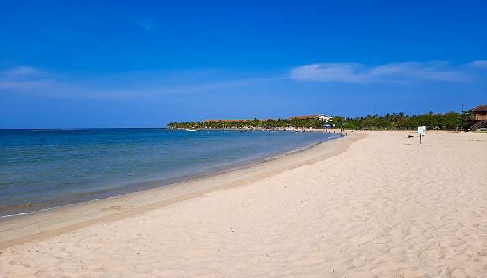 A few kilometres from Pasikuda Bay, Kalkudah Beach is yet another popular beach