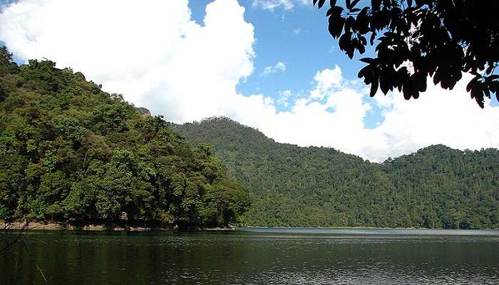 Visit the Mehao Lake