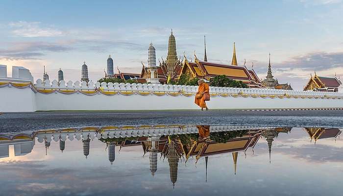 Be prepared to be astounded by the magnificence of the Emerald Buddha. 