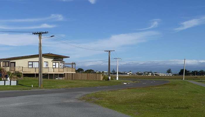 Foxton Beach at sunset is considered to be one of the best attractions.