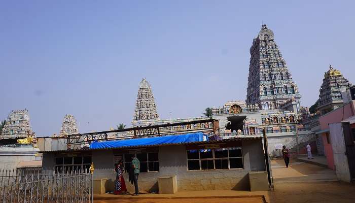 The Sri Raja Rajeswari Temple has South Indian architecture. 