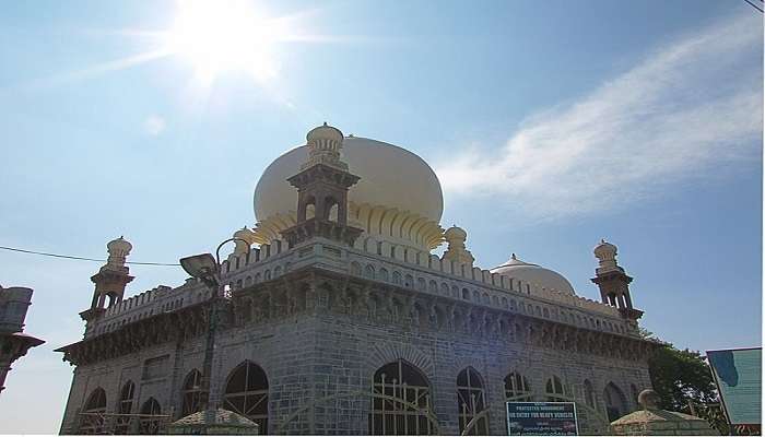 Intricate architectural details of Abdul Wahab Khan's tomb