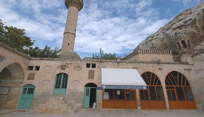 Mevlidi Halil Mosque and its courtyard