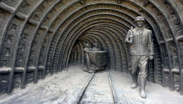 A monument of the coal miners of Zonguldak.