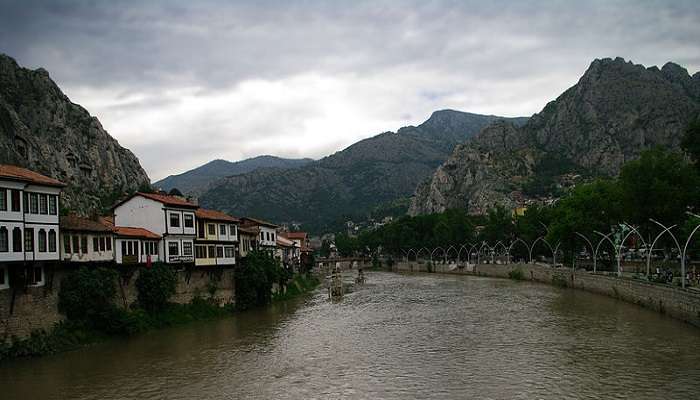 A view of Yeşilırmak passing the city centre of Amasya.