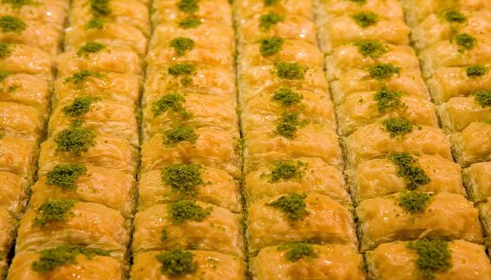 A freshly prepared tray of Baklava in Nevşehir.