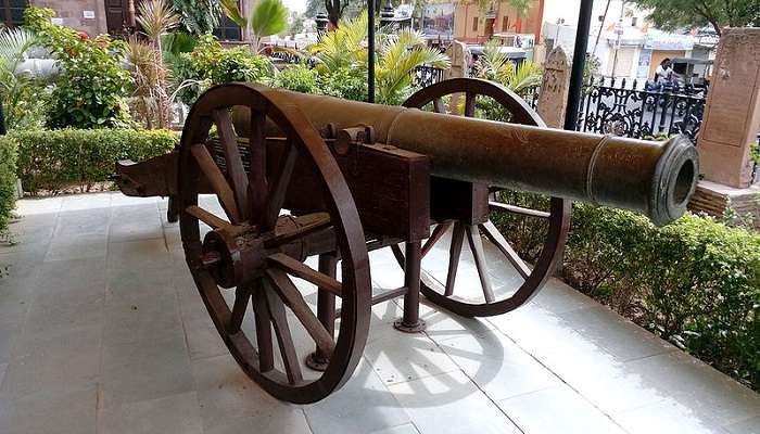 Cannon Haidari, a cannon gifted by Tipu Sultan to the Kutch Museum.