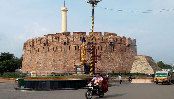 Nearby attractions around Abdul Wahab Khan's tomb in Kurnool