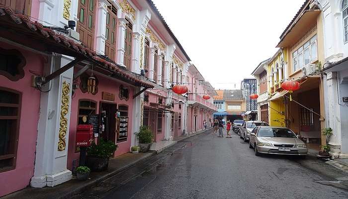 Colourful Sino-Portuguese buildings in Old Town