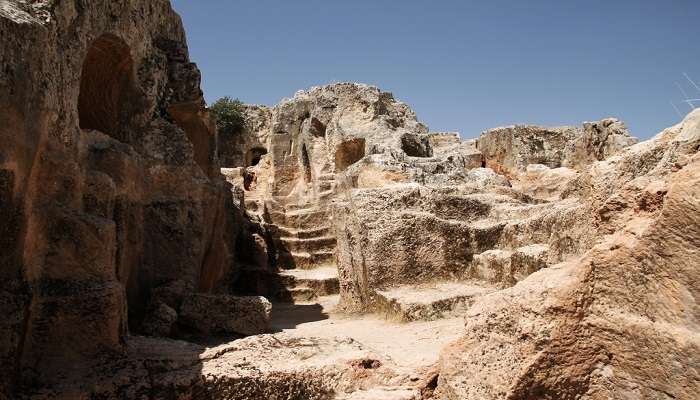 The Ancient city (Perre), the Roman Pordonnium.